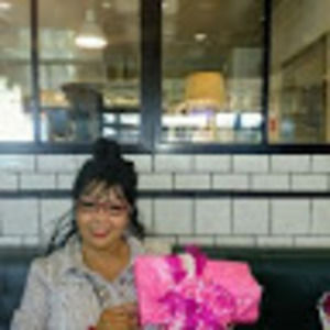 Meet your Posher, Maxine